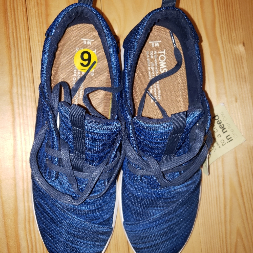 Toms Sneakers - brand new with tags
